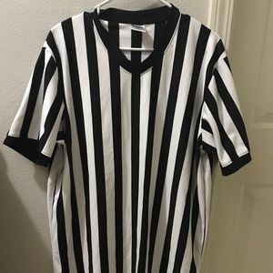 BACK TO SCHOOL 🍂 Men’s referee shirt XL